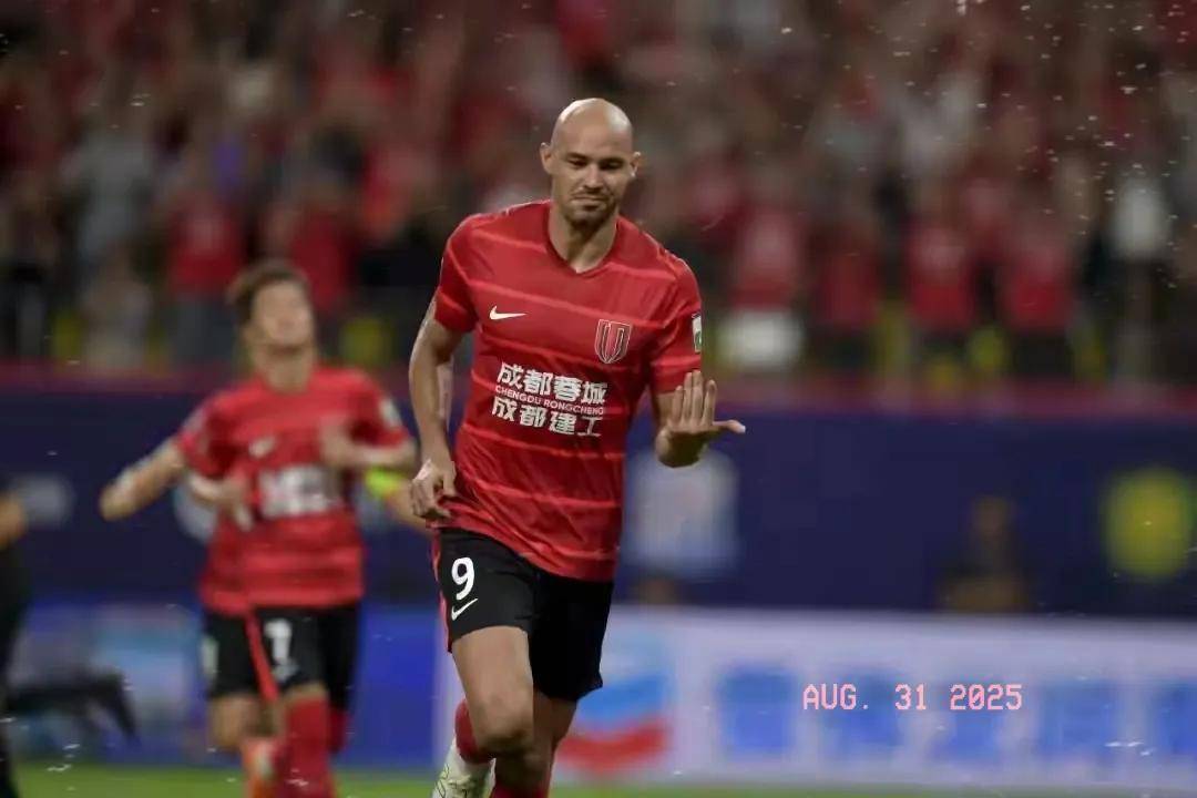 她的实际行 她的实际行