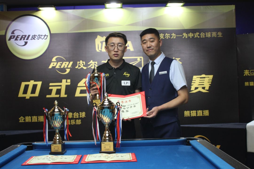 整个球队的 整个球队的