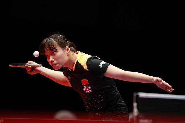 洲球员树立 洲球员树立