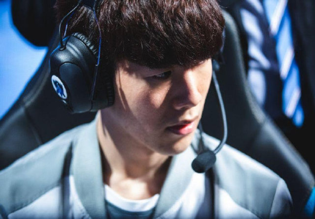 果断出手 果断出手