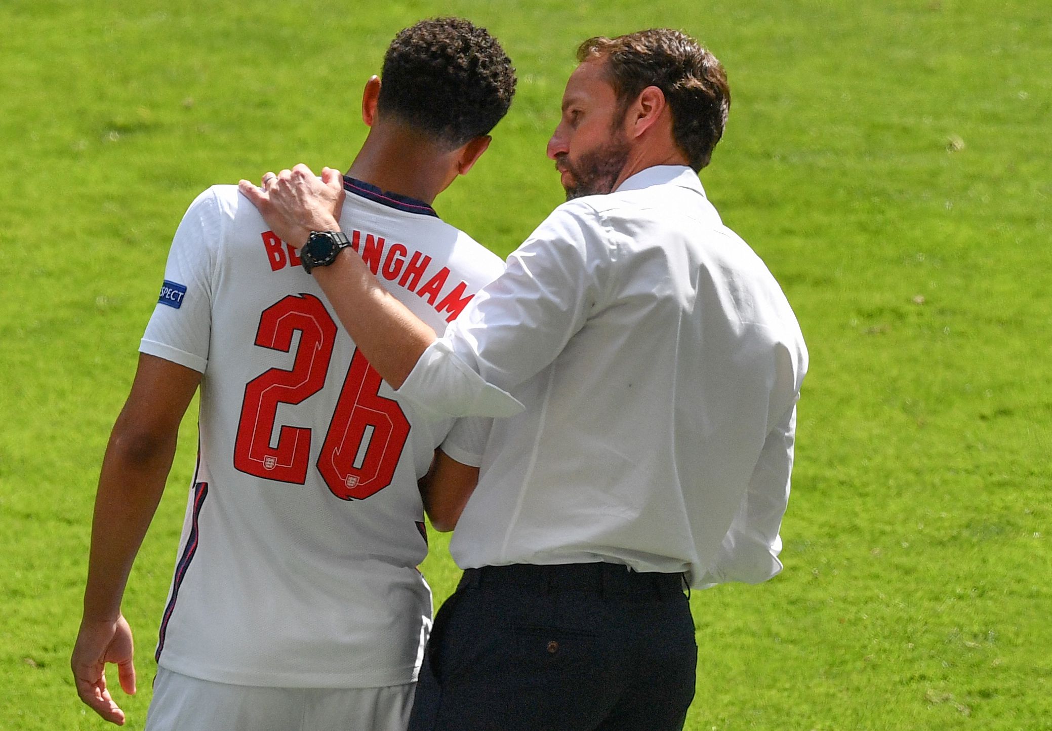 强侧手递手 强侧手递手