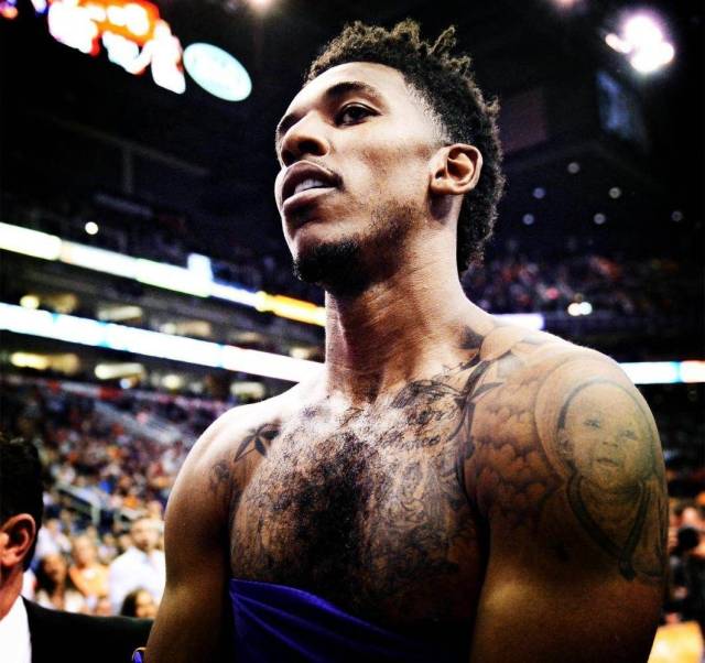 字母哥连续 字母哥连续