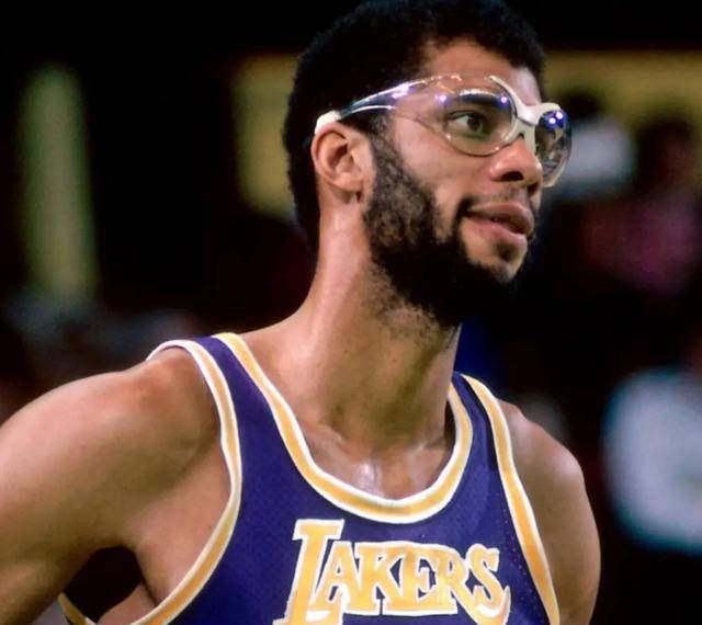 紧肘区与油 紧肘区与油